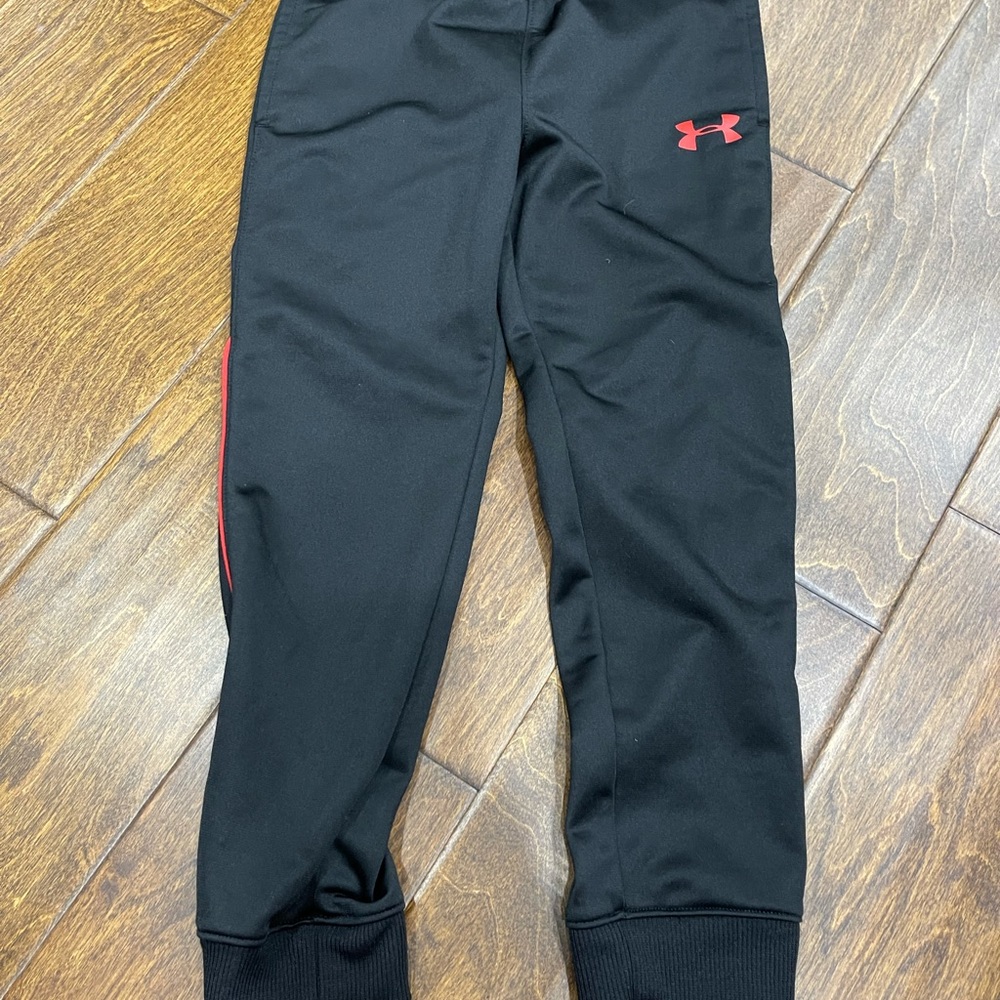 Under Armour kids pants. Size 5